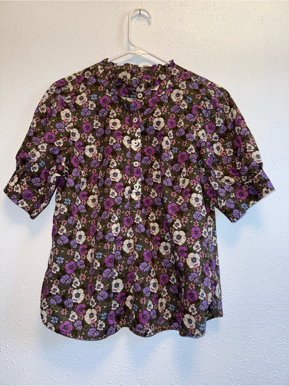Floral Short-Sleeve Shirt in Purple and Black